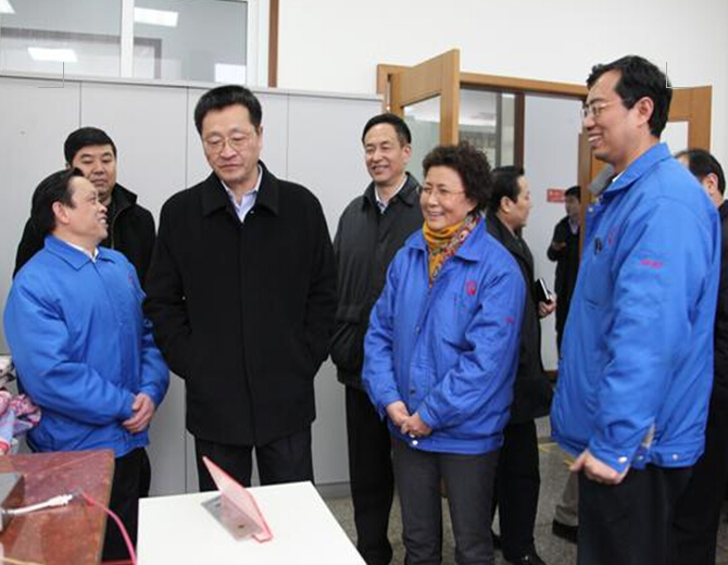 MILAN米兰体育·（中国）官方网站集团董事长带葛市长等相关领导视察质量中心
