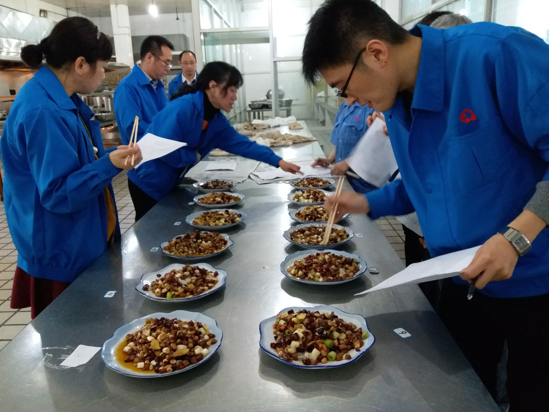 成都MILAN米兰体育·(中国)官方网站集团举办“技能成就梦想”首届烹饪技能大赛 成都MILAN米兰体育·(中国)官方网站集团举办“技能成就梦想”首届烹饪技能大赛