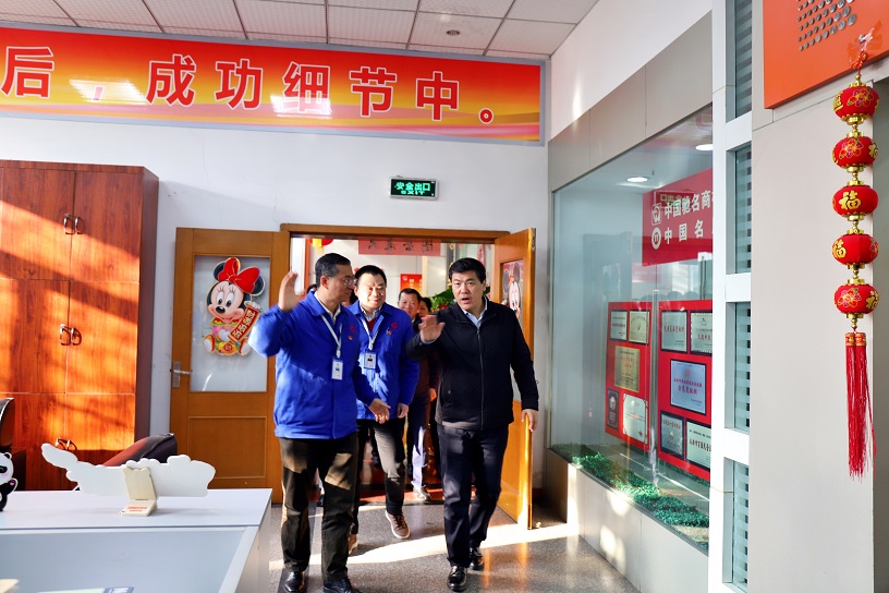 成都市委副书记、市长罗强莅临成都MILAN米兰体育·（中国）官方网站集团走访慰问