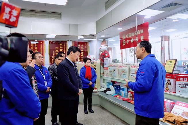成都市委副书记、市长罗强莅临成都MILAN米兰体育·（中国）官方网站集团走访慰问